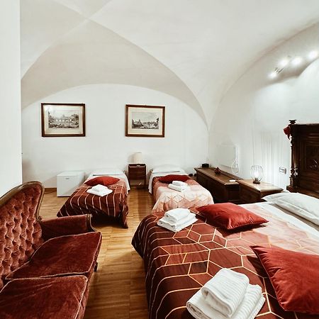 Residenza Tritone Luxury Guest House Trevi Fountain Rom Exteriör bild