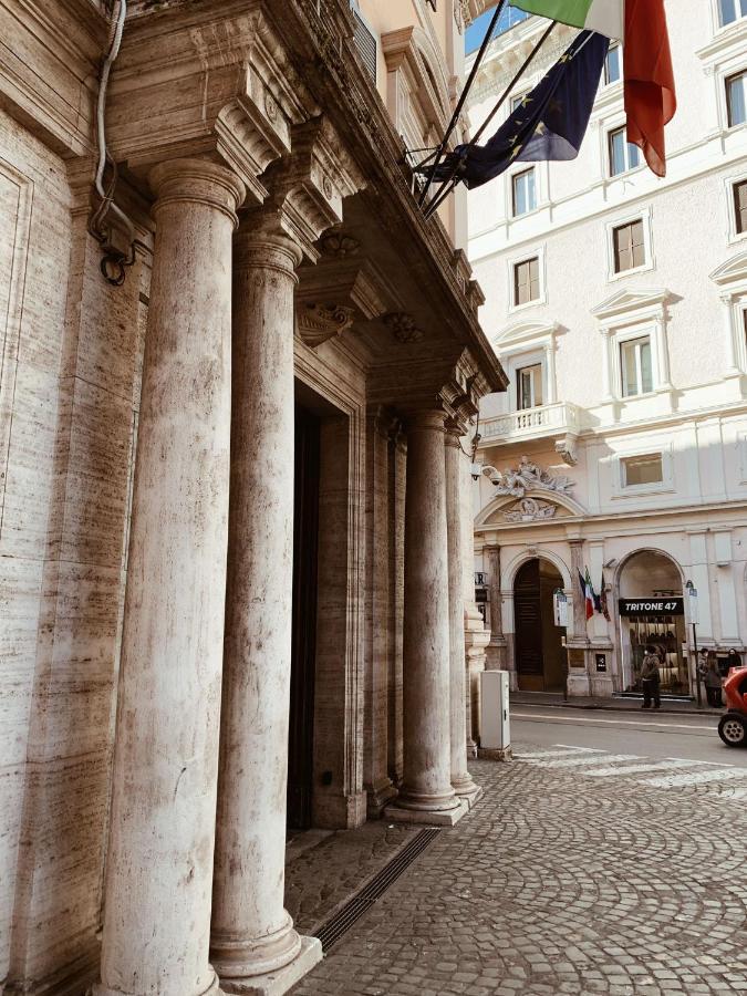 Residenza Tritone Luxury Guest House Trevi Fountain Rom Exteriör bild