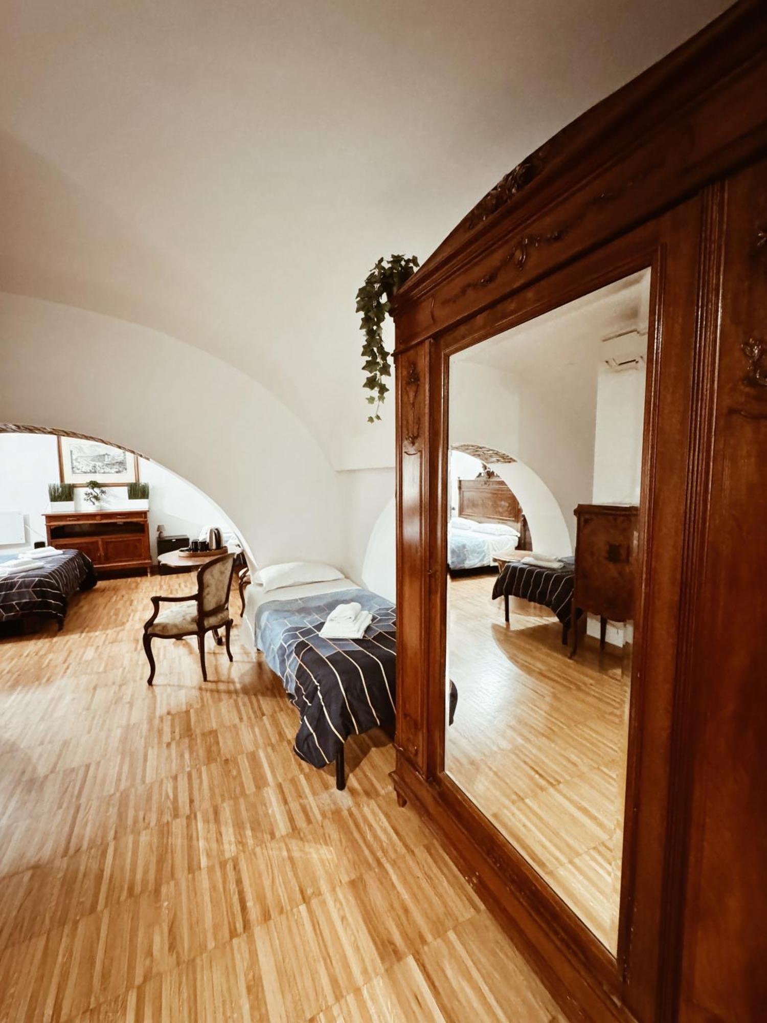 Residenza Tritone Luxury Guest House Trevi Fountain Rom Exteriör bild