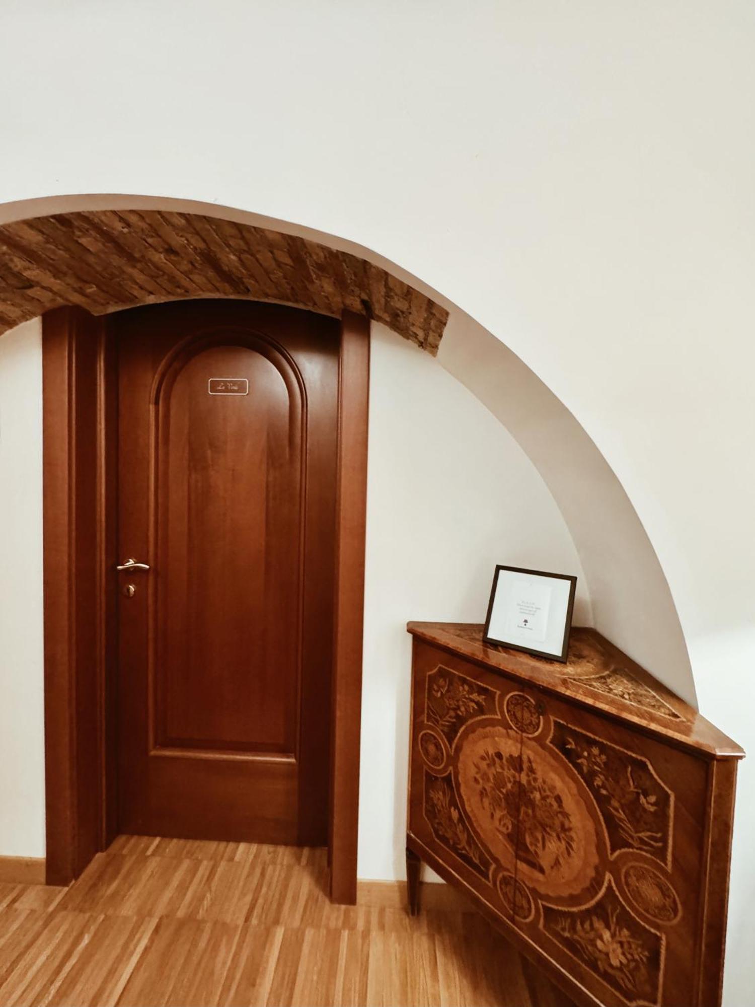 Residenza Tritone Luxury Guest House Trevi Fountain Rom Exteriör bild